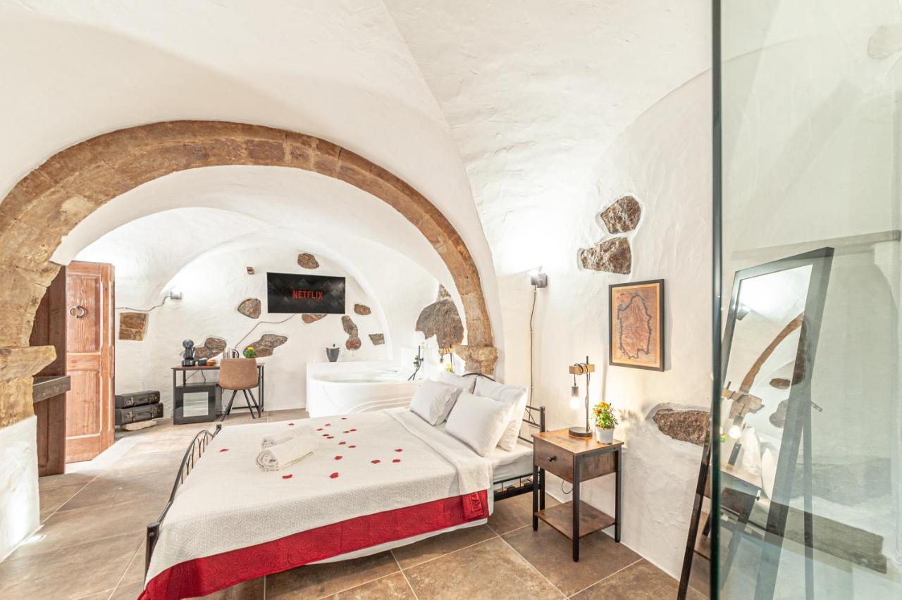 Romantic Loft With Jacuzzi In The Castle Castelsardo Kültér fotó