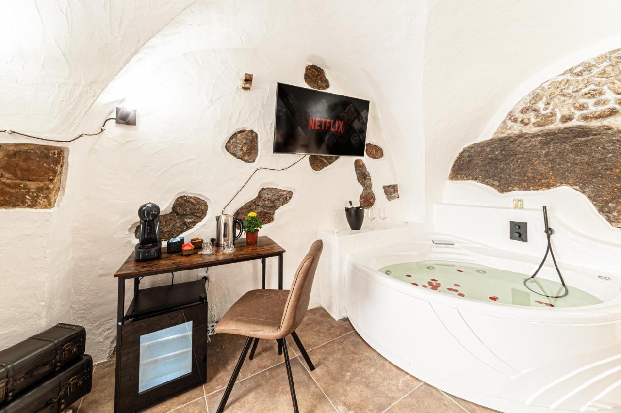 Romantic Loft With Jacuzzi In The Castle Castelsardo Kültér fotó